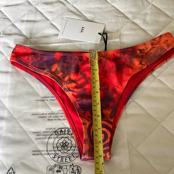 Daisy Street brand bikini bottom bright orange and red colors - Picture 14 of 15